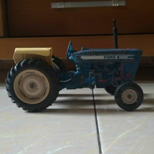 Mainan Diecast Traktor Pertanian FORD USA