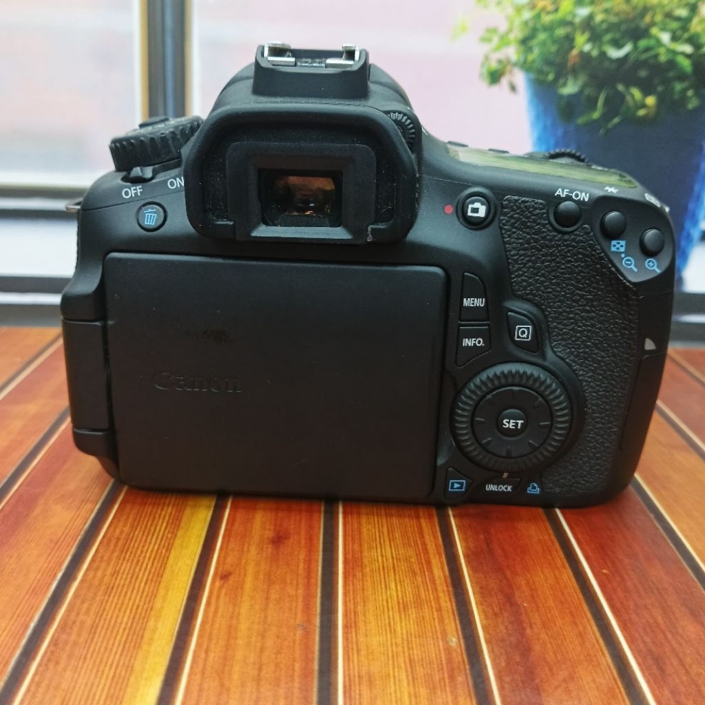 kamera dslr canon 60d body only