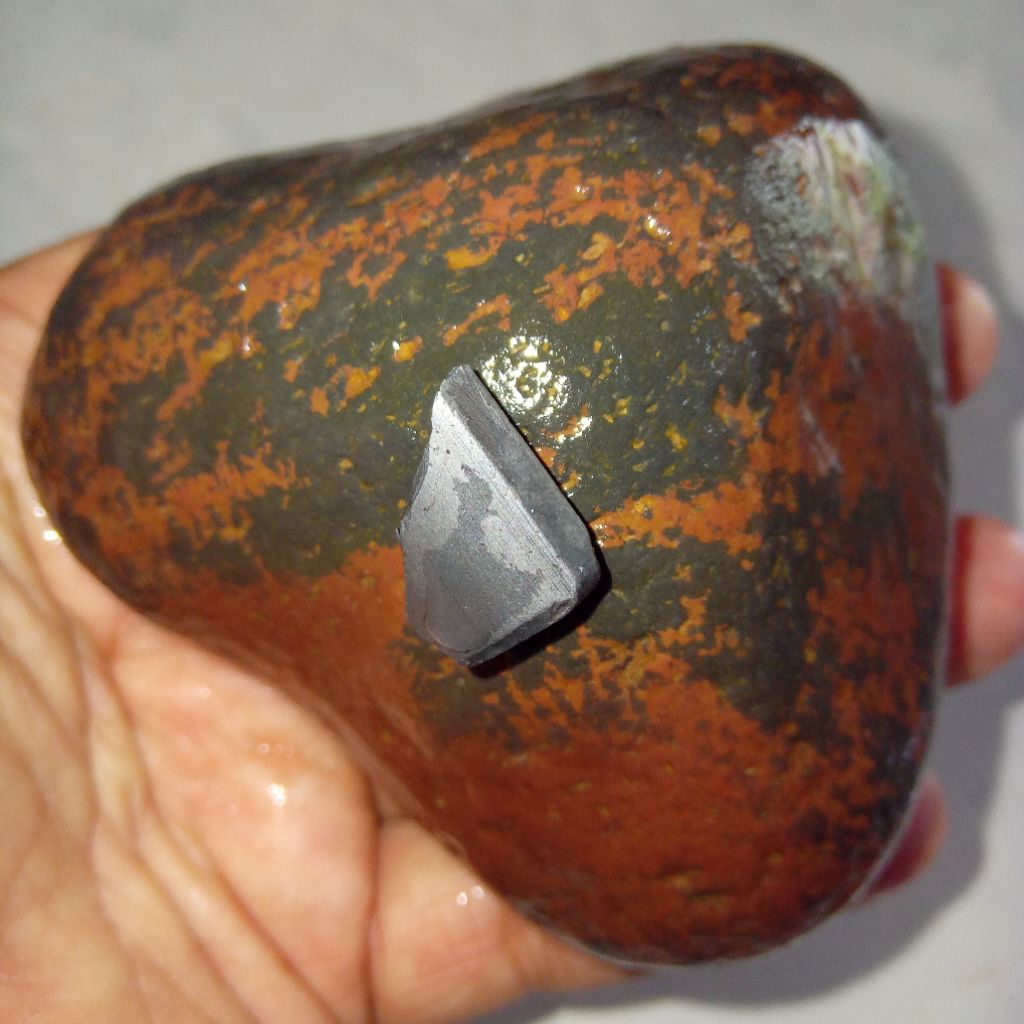 Original Batu Badar Besi Merah Abstrak Nempel Magnet