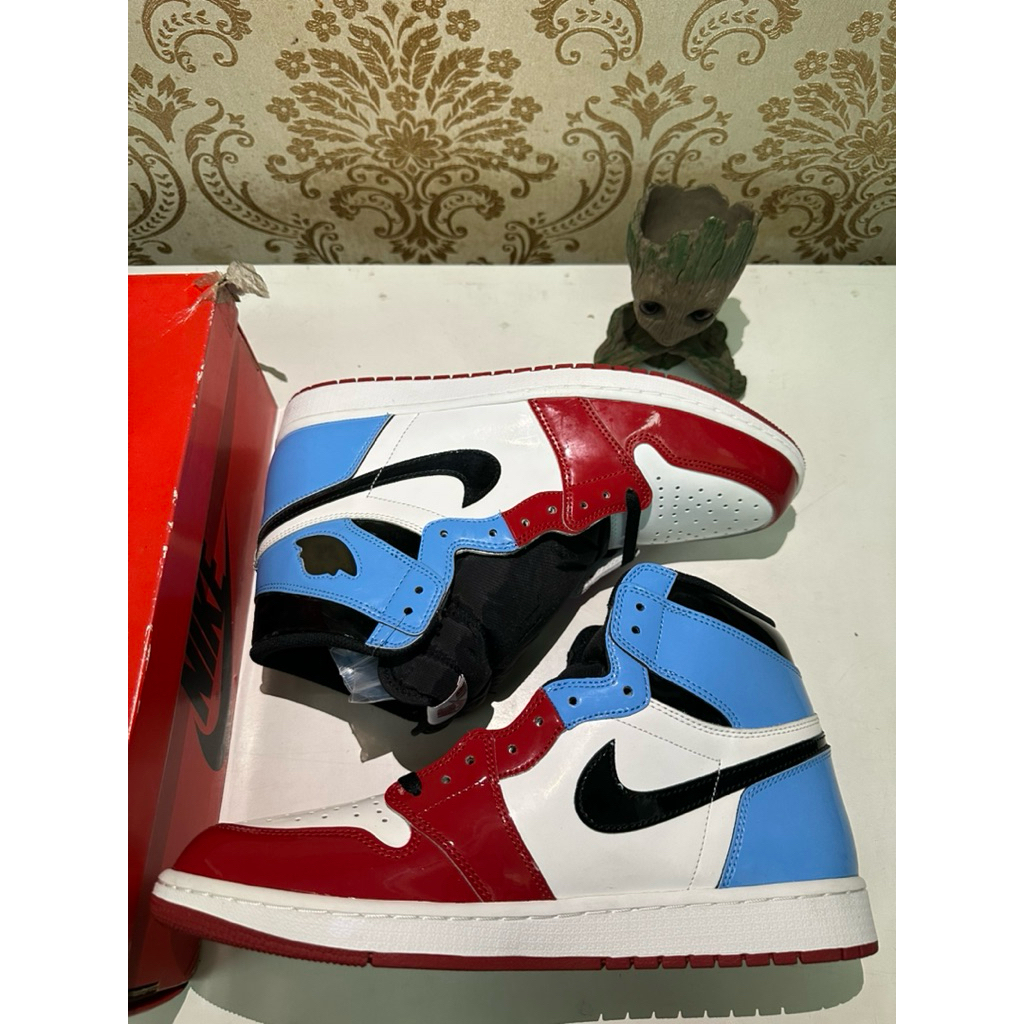 Sepatu Nike Air Jordan 1 High OG FEARLESS
