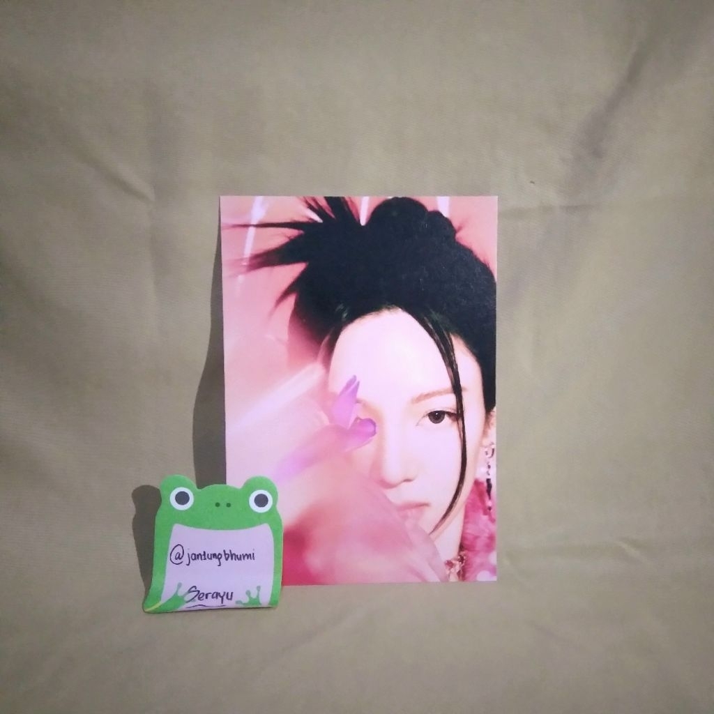 Postcard Hyoyeon - HYO 1st album DEEP