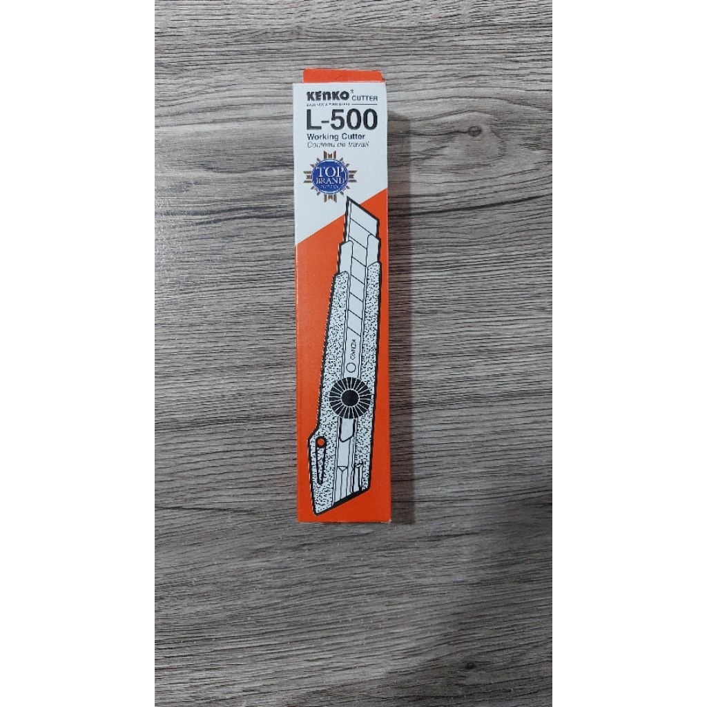 

(dapat 1 pcs + 1 Pisau Cutter) .Cutter Kenko L-500 Besar, Tajam