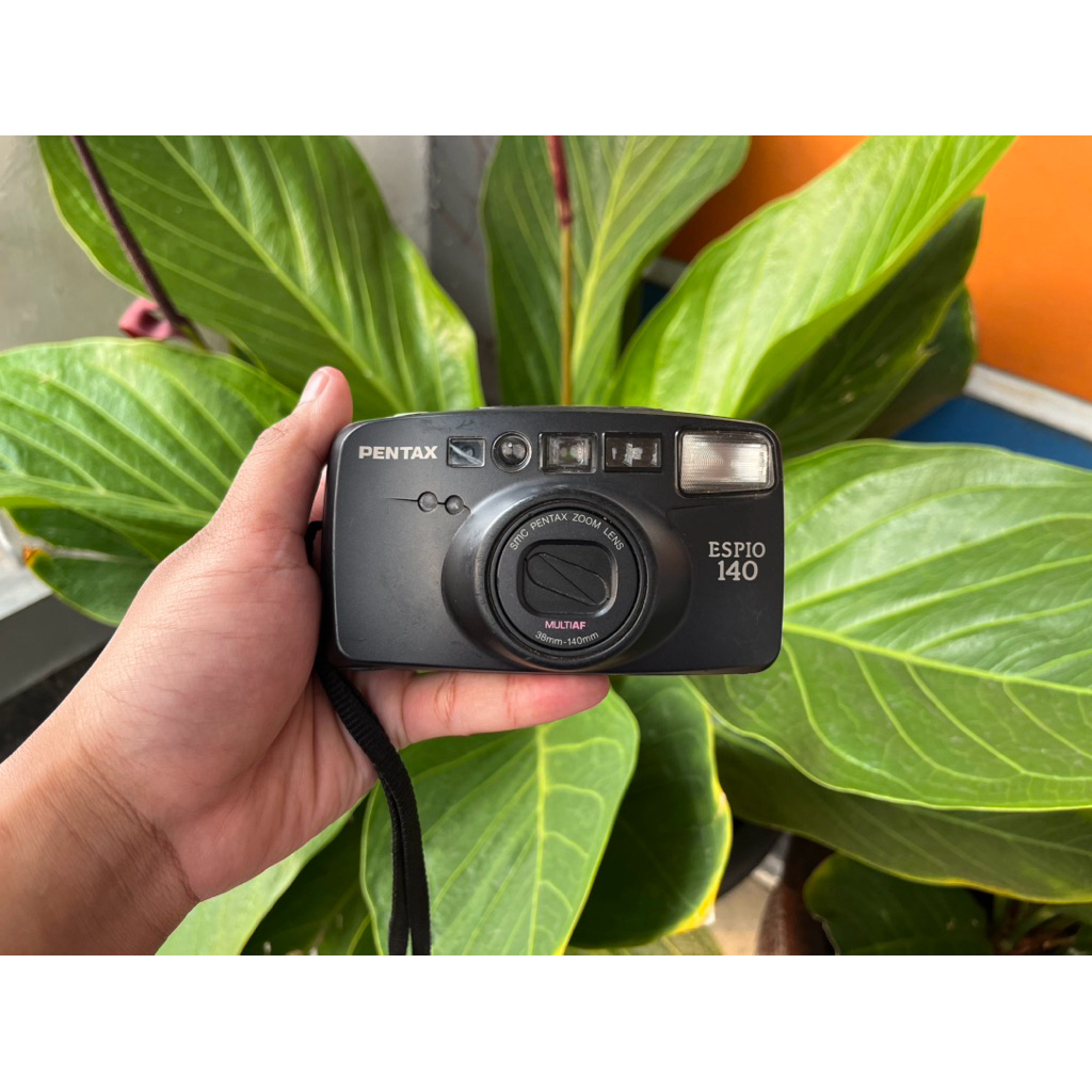 Kamera analog film Pentax Espio 140 Poin And Shoot Film Camera