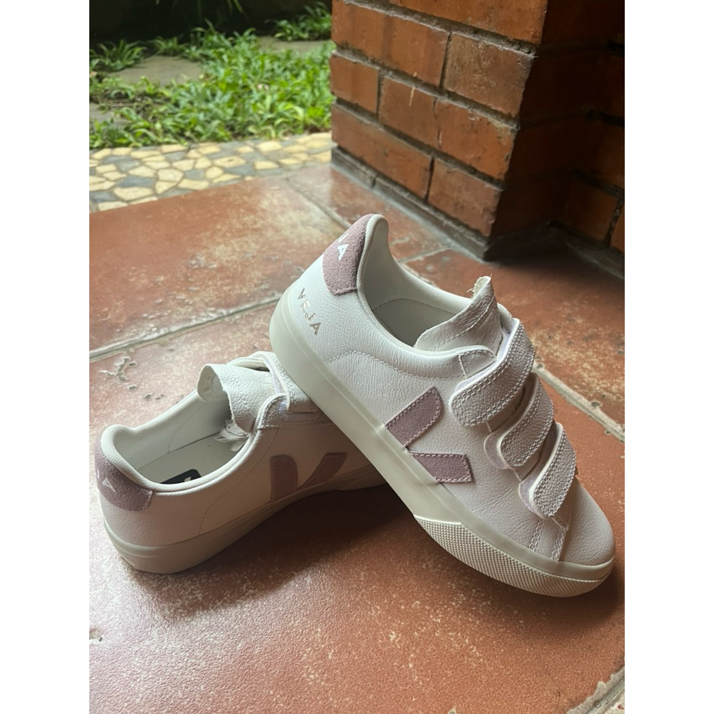 Sepatu VEJA Recife Logo Chromefree Sneakers