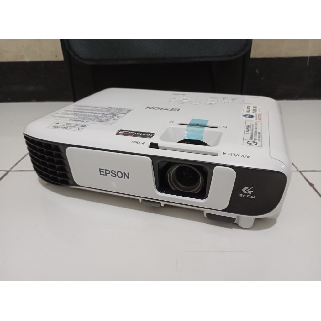 Proyektor second Epson eb x450 / proyektor bekas Epson EB-X450 3600 lumens