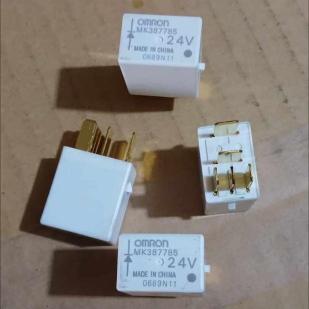 Relay power atau relay omron 24volt kaki 5 ps canter 125 turbo asli