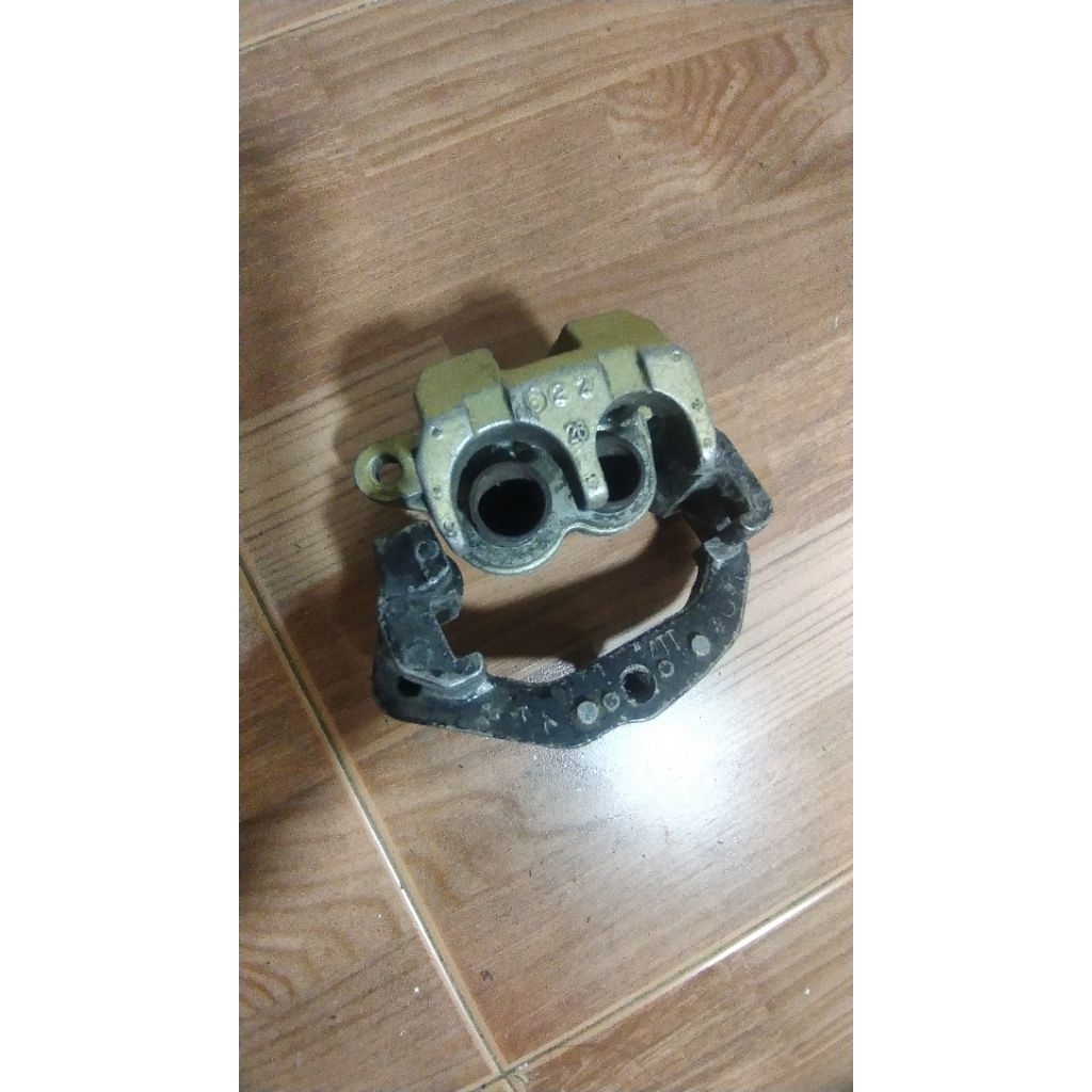 kaliper kepala babi Yamaha jupiter z . force 1 f1zr . vega lama original