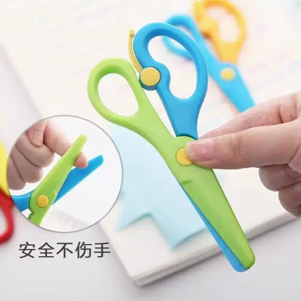 

<^ SJA ^> Mainan Edukasi Untuk Anak Pemotong Kertas Mini Gunting Plastik Kepala Bulat Untuk Anak / Gunting Mini Gunting Kertas Anak Gunting Aman Safety Gunting Bahan Plastik / Gunting Anak Aman Gunting Plastik Pengaman Kerajinan Tangan Gunting DIY