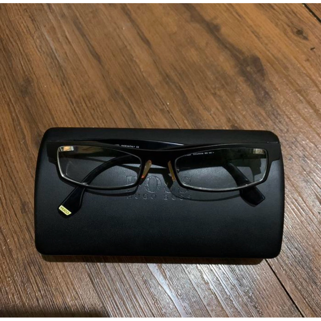 Kacamata Hugo boss classic vintage authentic preloved