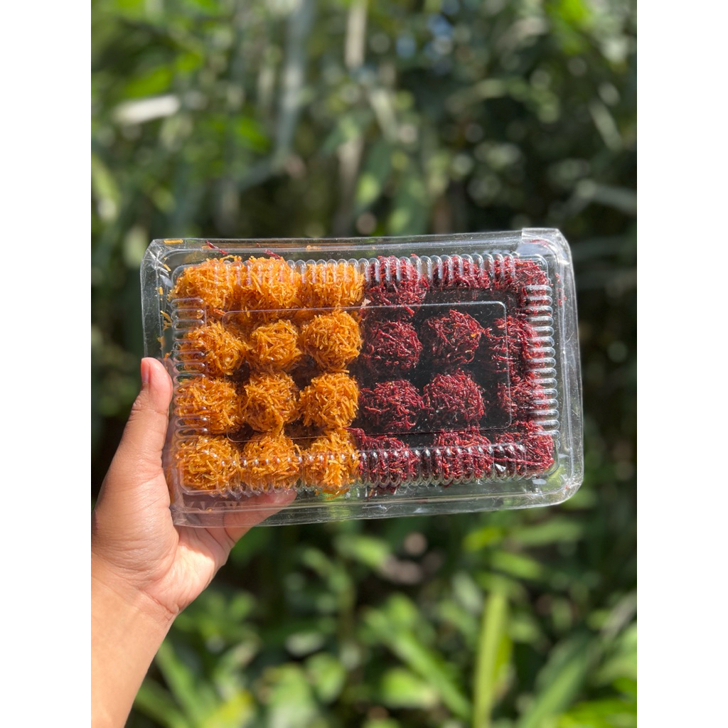 

Grubi Kremes Cakar Ayam Ubi Kremes Manis Gurih Kemasan 1 Pack Mika Jumbo isi 42 Pcs