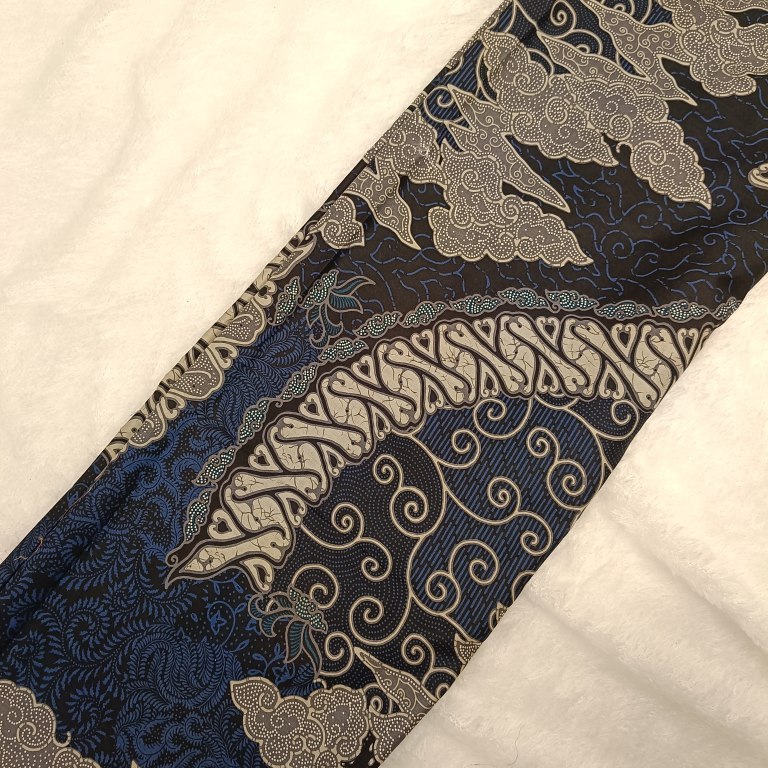 Kain Batik Katun Premium Motif Kombinasi Parang Kawung Warna Biru Denim Abu Elegan ( Per Meter )