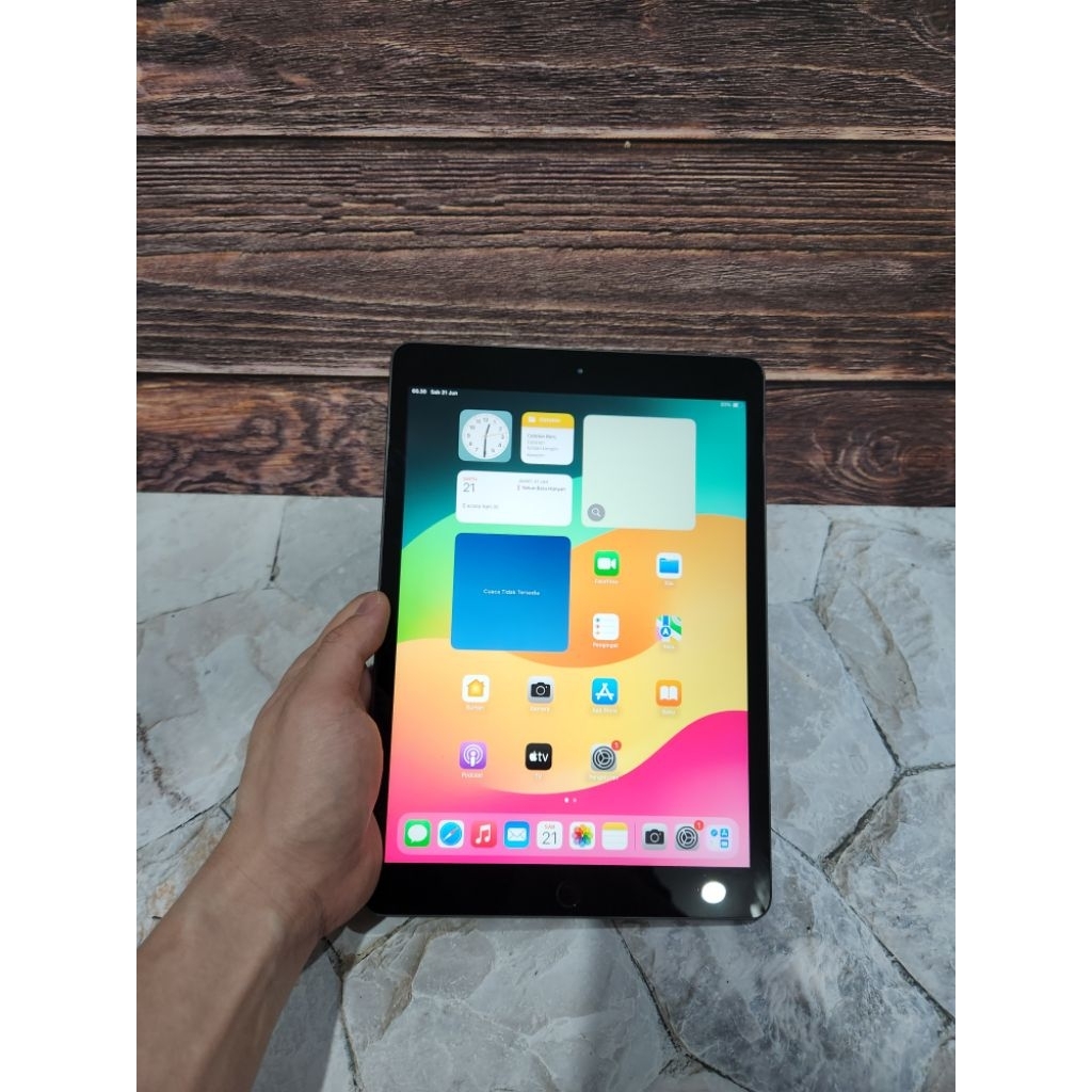 APPLE IPAD 8 32GB WIFI ONLY EX GARANSI RESMI INDONESIA