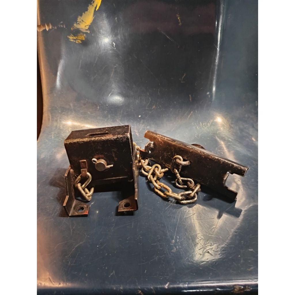 Bekas Copotan - Gantungan Ban Serep Isuzu NKR ELF Original | Dudukan Ban Serep Isuzu NKR ELF Copotan