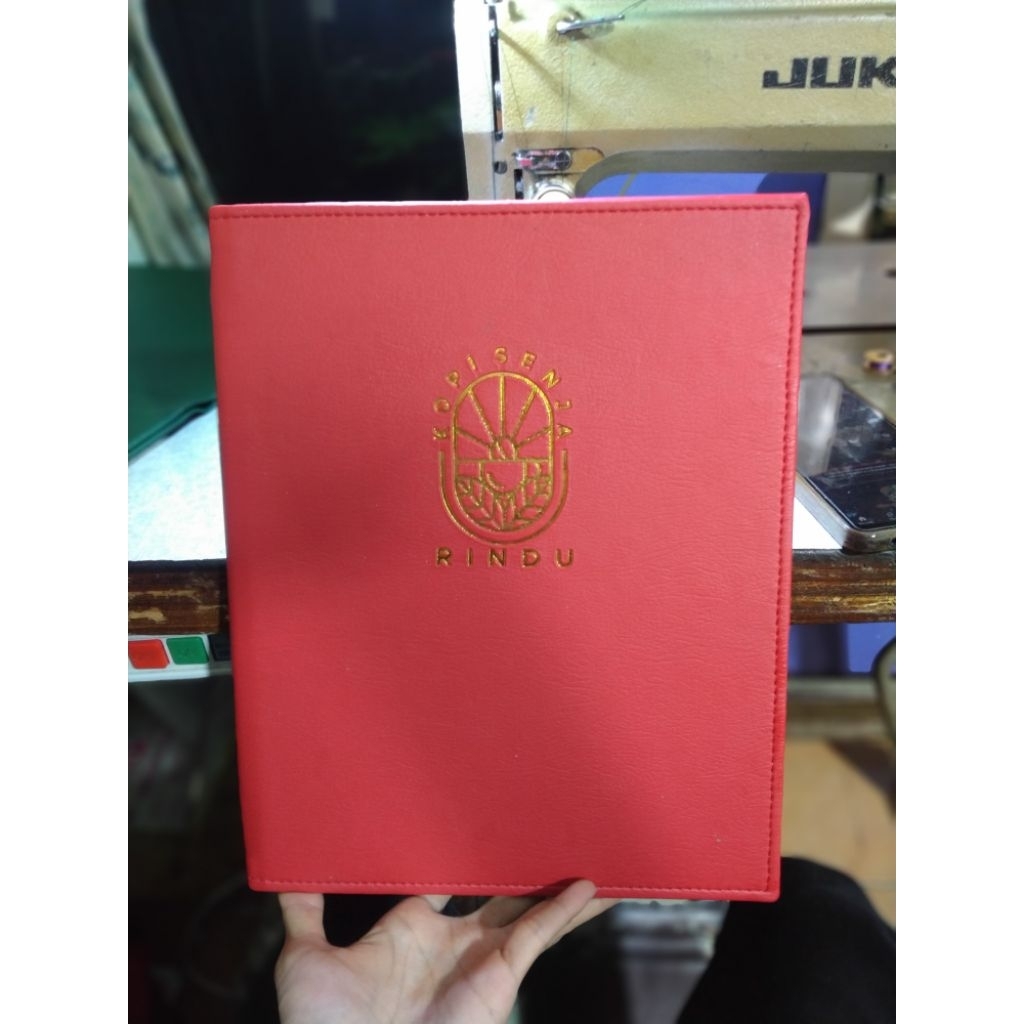 

Cover buku menu resto, caffe, hotel, dll. model embos dibaut