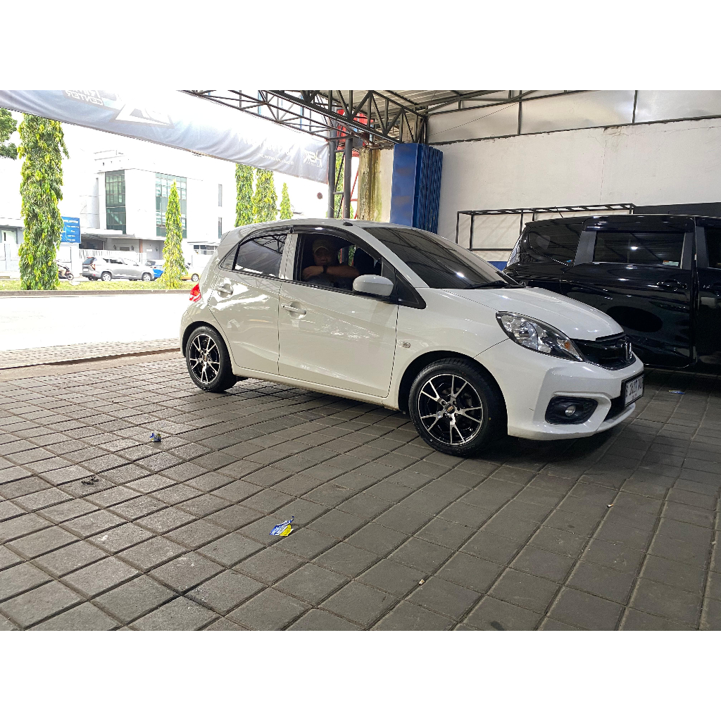 PAKET VELG PLUSH BAN - TAMPILAN HONDA BRIO MENGGUNAKAN VELG HSR EXIMIUS RING 15