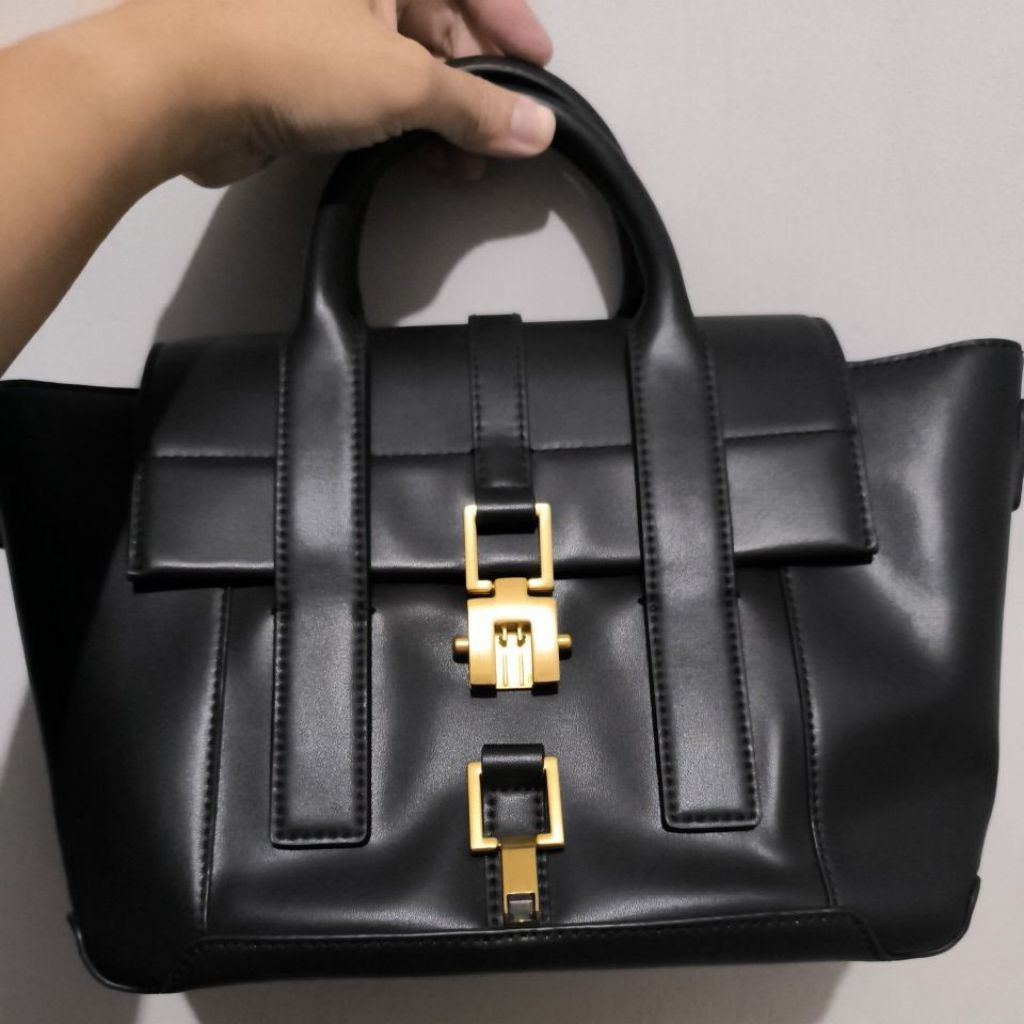 HAND BAG CHARLES & KEITH ORIGINAL 100%