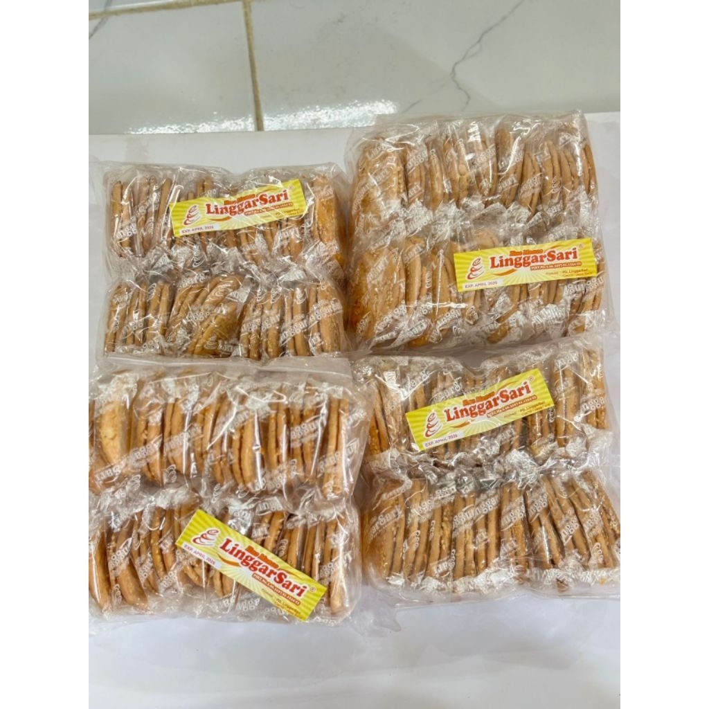 

Kue manco wijen isi 20pcs | Snack | Kering | Wijen Cemilan Jajanan Makanan Manis murah