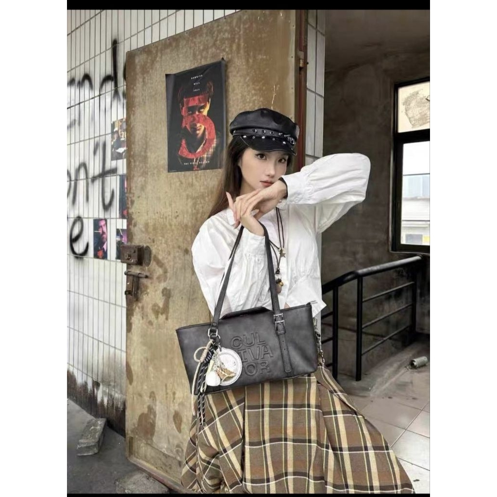 Tas Fashion Wanita - CULTIVATOR BAG LONGHANDLE