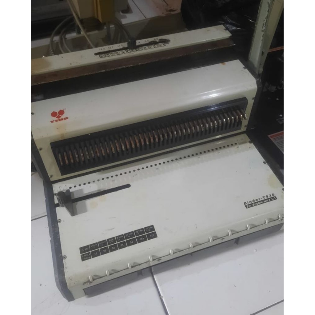 

MESIN JILID SPIRAL KAWAT LUBANG BULAT KECIL F4