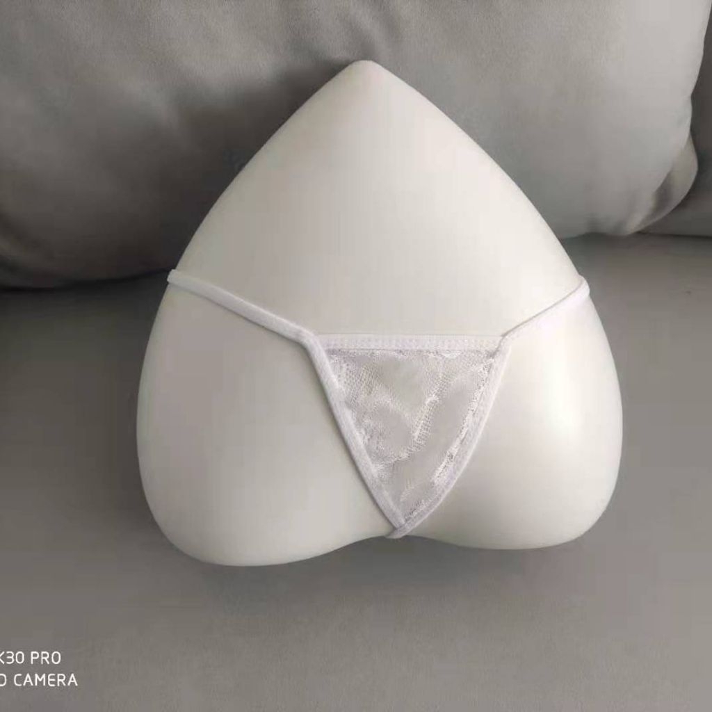 Celana dalam wanita transparan