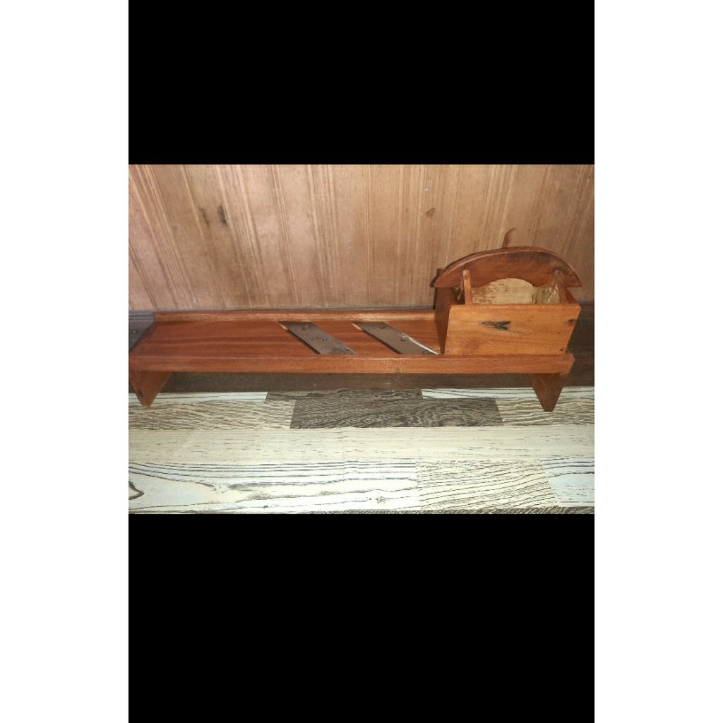 PEMOTONG /PENGIRIS BAWANG UK. BESAR MATA 2 BAHAN KAYU ULIN ASLI 100%