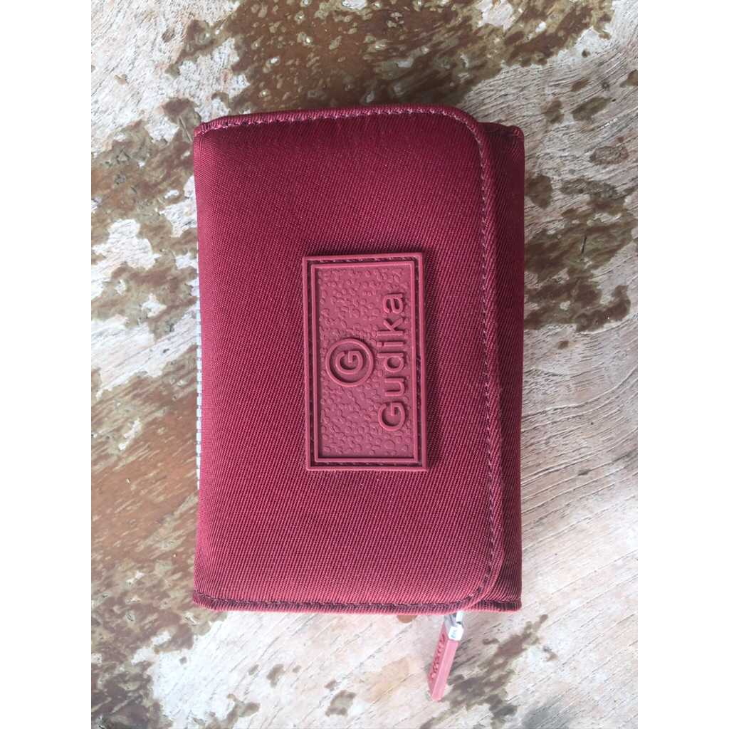 preloved Gudika dompet, preloved Gudika wallet, dompet lipat