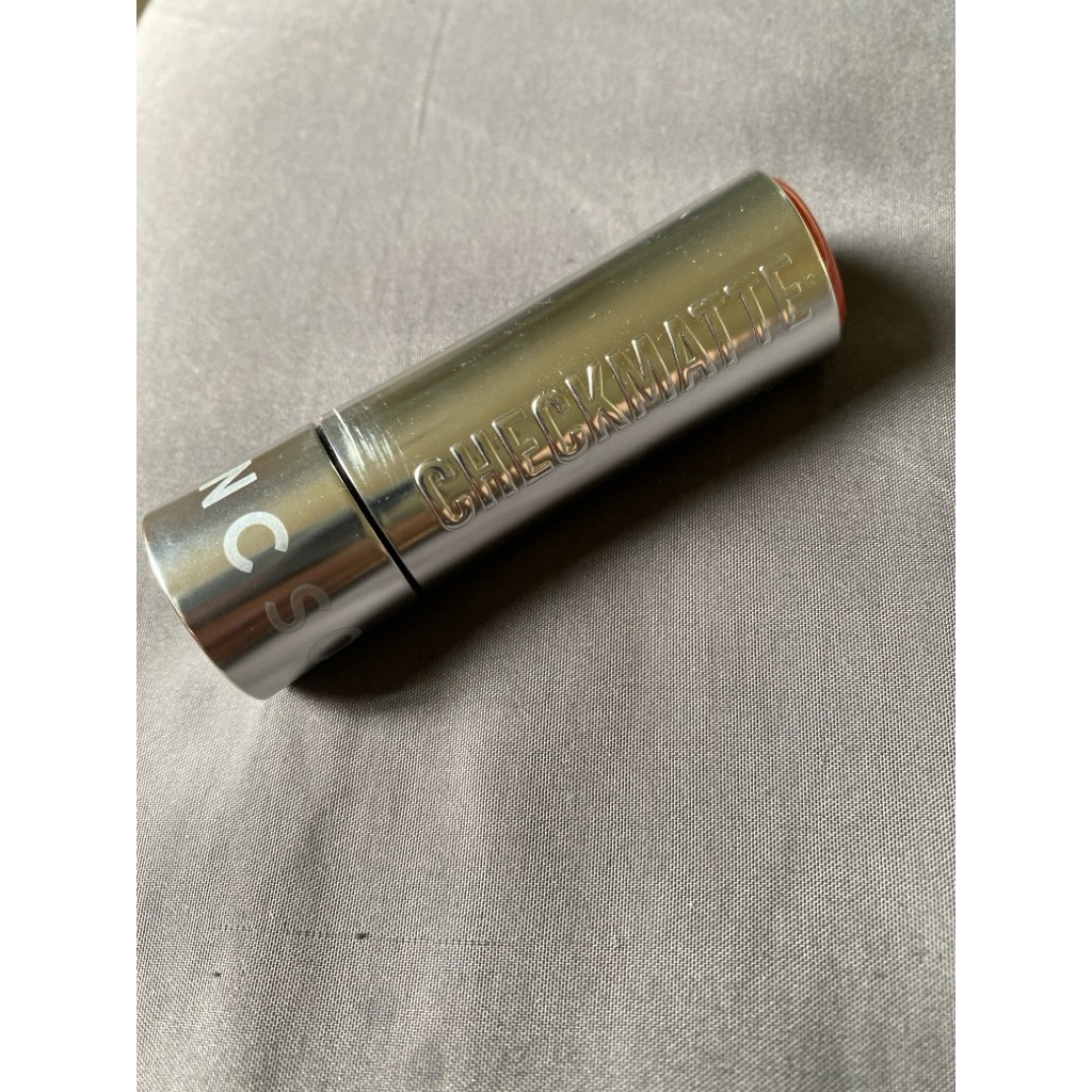 Somethinc checkmatte lipstick