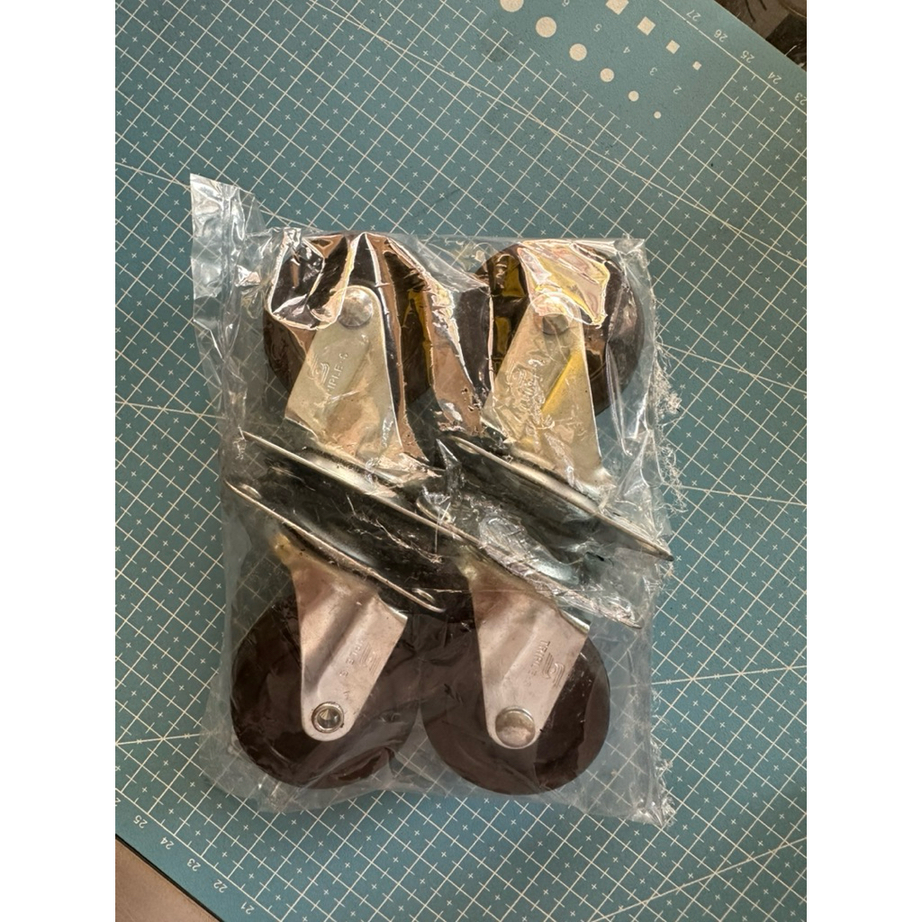 (4 PCS) RODA CASTERS 2 IN TANPA REM / RODA KURSI GEPENG HITAM 2 INC (RODA KARET ETALASE KOPER)