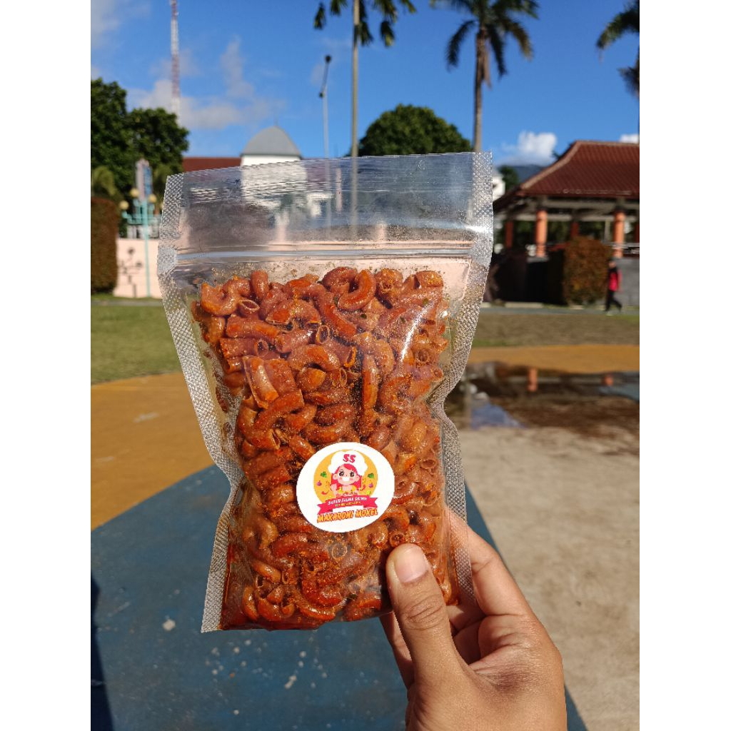 

MAKARONI DAUN JERUK EXTRA PEDAS 1KG PEDAS GURIH ORIGINAL