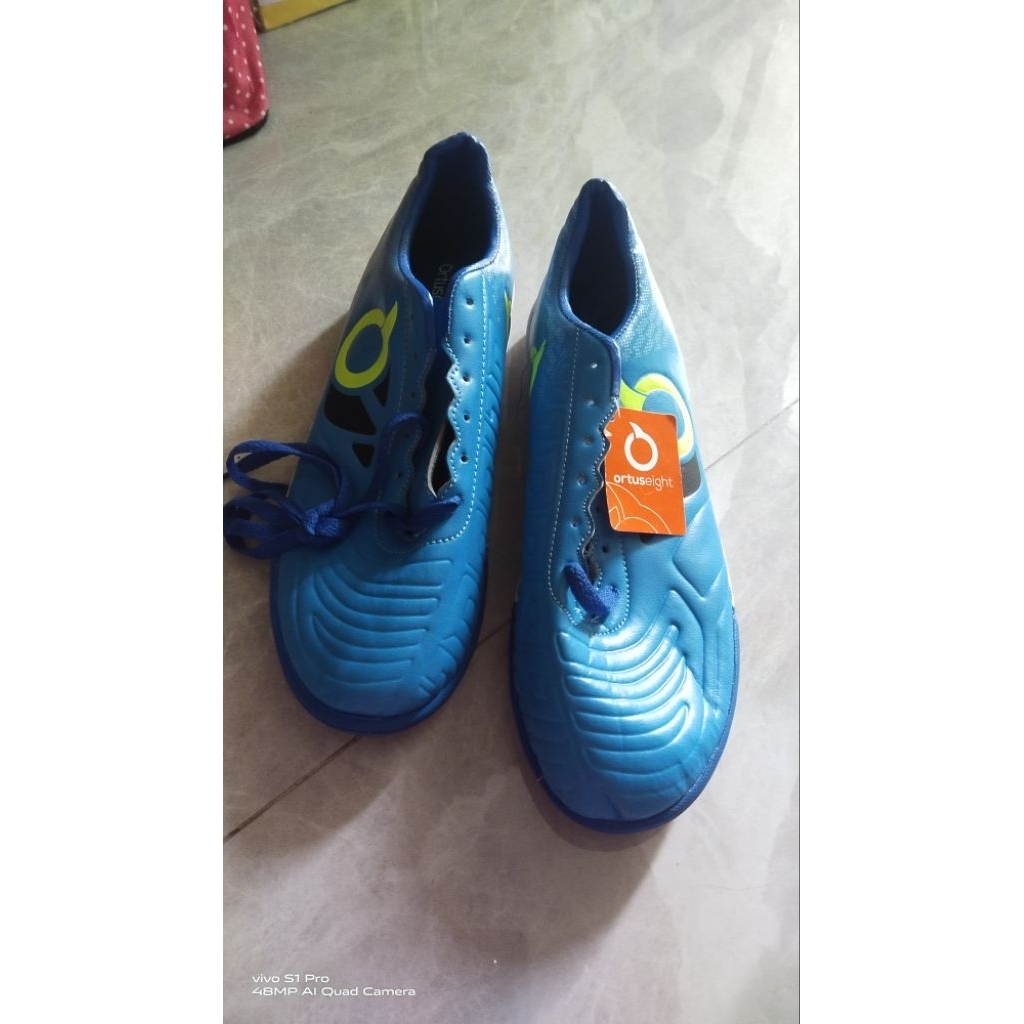 Sepatu Ortus size 42