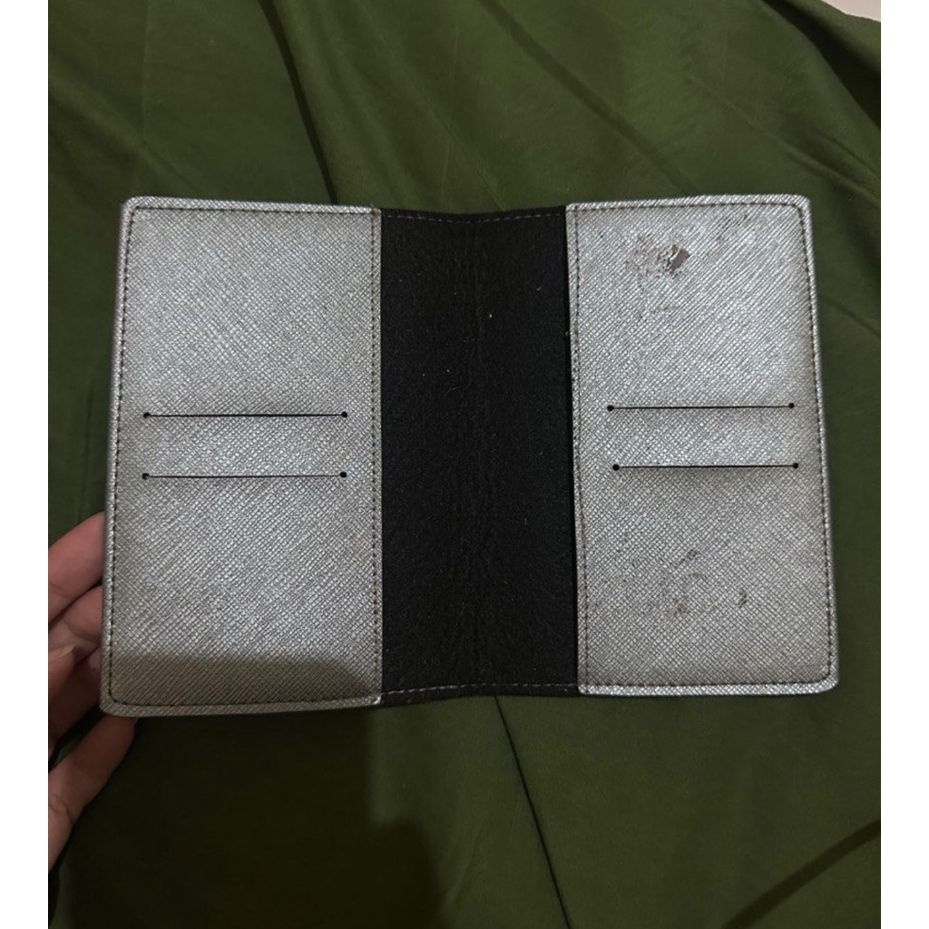 [PRELOVED] Cover Case Passport Sampul paspor Hard Rock Cafe