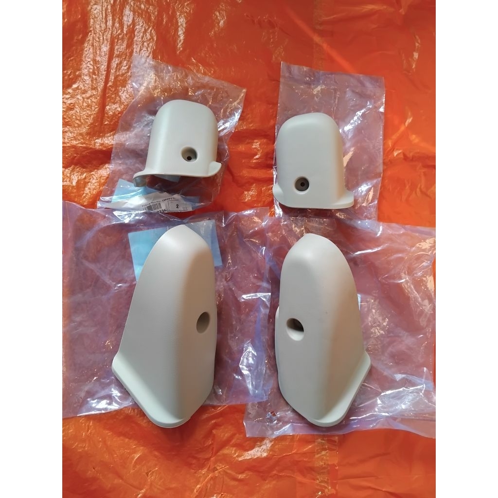 Cover baut jok belakang/baris ketiga innova 2009-2015 original 1set 4pcs