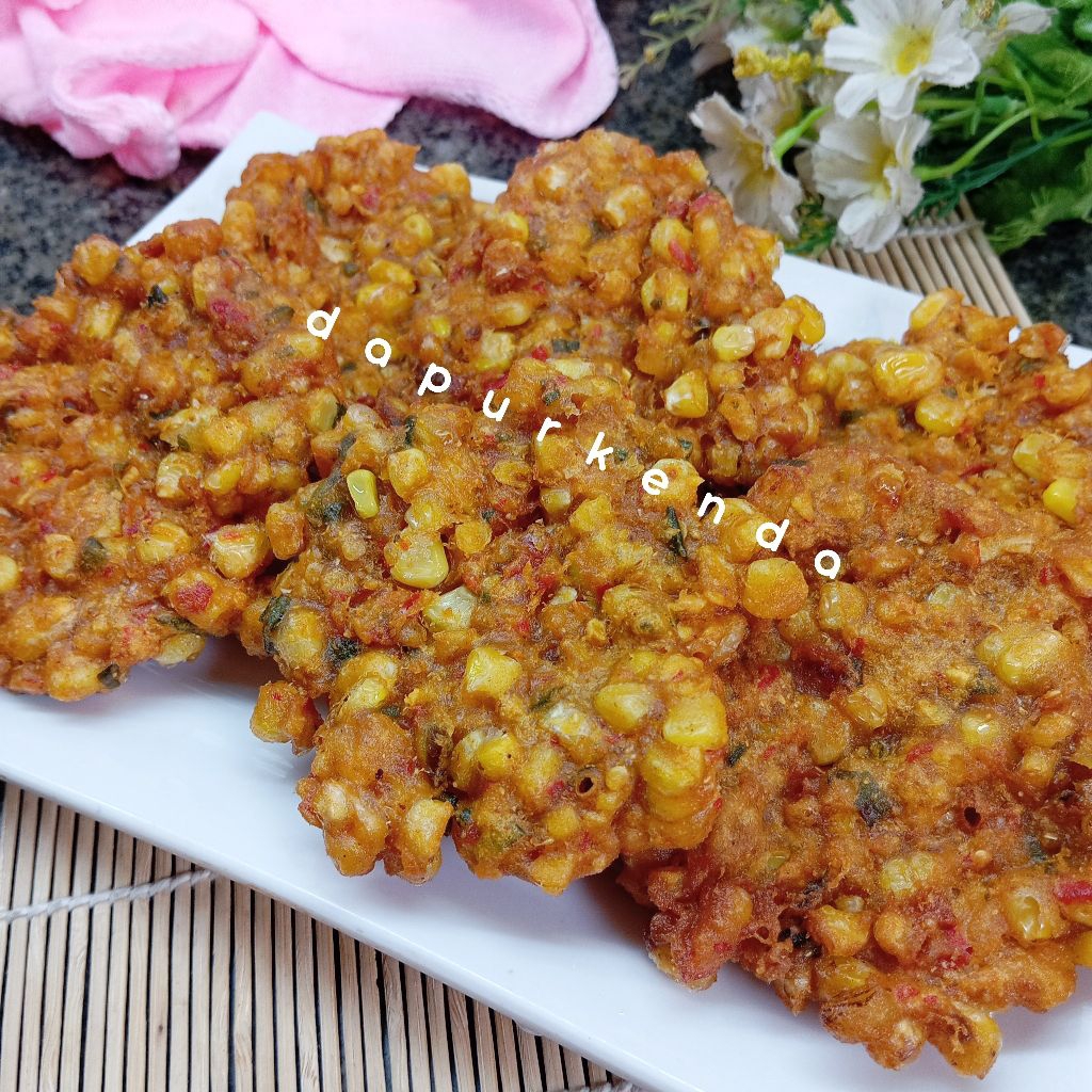 

Bakwan Jagung Kari isi 6 / Bakwan Jagung / Gorengan Siap Makan / Masakan Matang / Makanan Matang Siap Saji