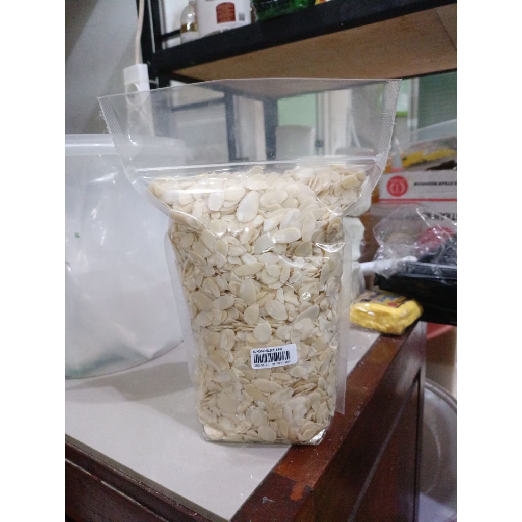 

Almond Slice Kacang Almond Iris Tipis 1 Kg