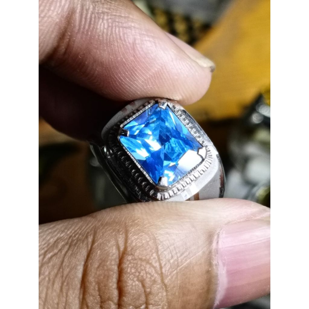 Batu Permata Blue Topaz