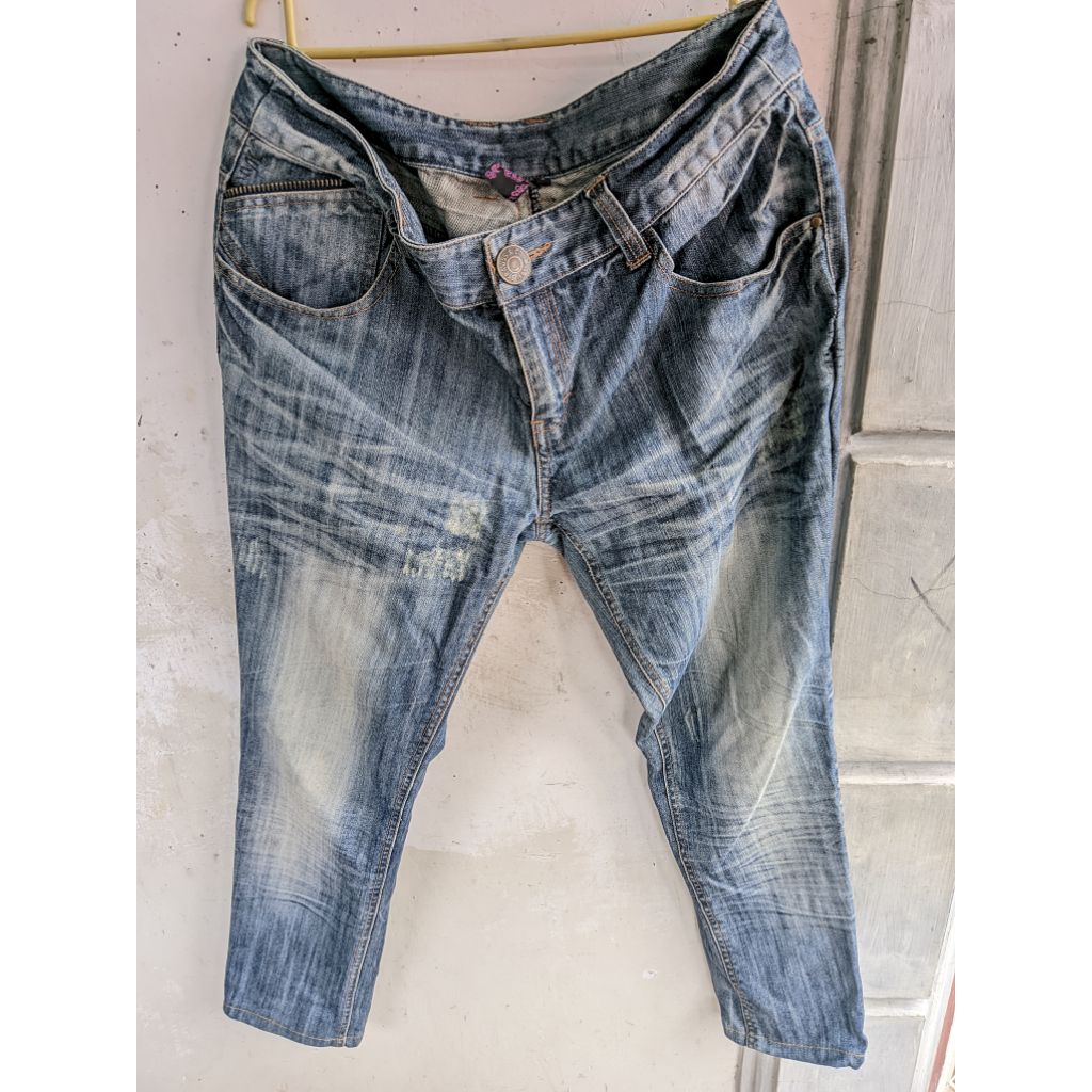 Celana jeans cowok preloved Second