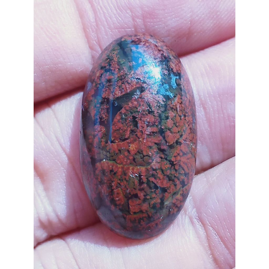 Batu Badar Lumut Merah Antik