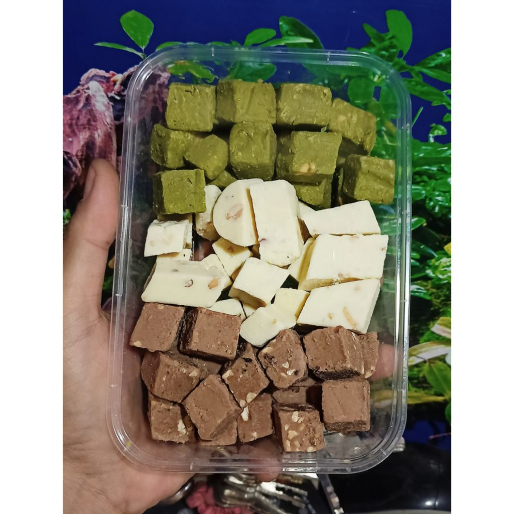 

COKELAT SILVERQUEEN MIX MANJALITA 350GR GREENTEA VANILLA STRAWBERRY ENAK MANIS CEMILAN LEZAT
