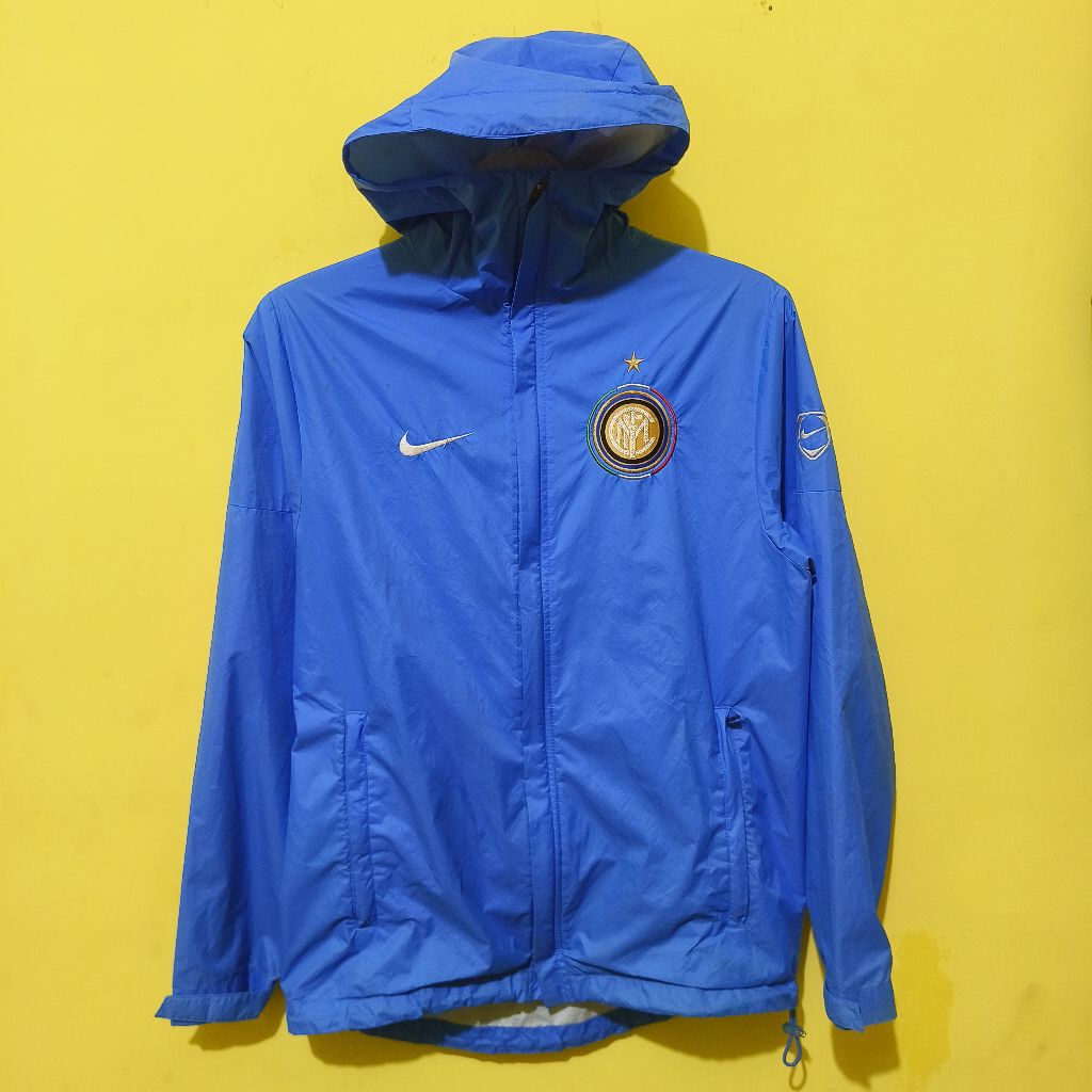 Preloved Jaket Branded Bekas