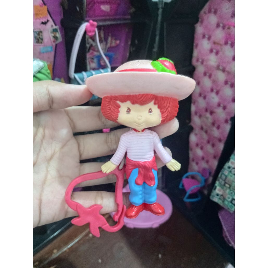 Strawberry Shortcake Keychain Mcd Preloved
