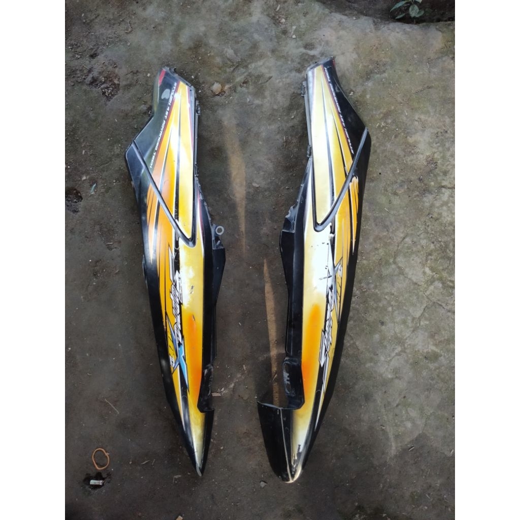 bodi belakang komplit Supra x 125 old original copotan 2006