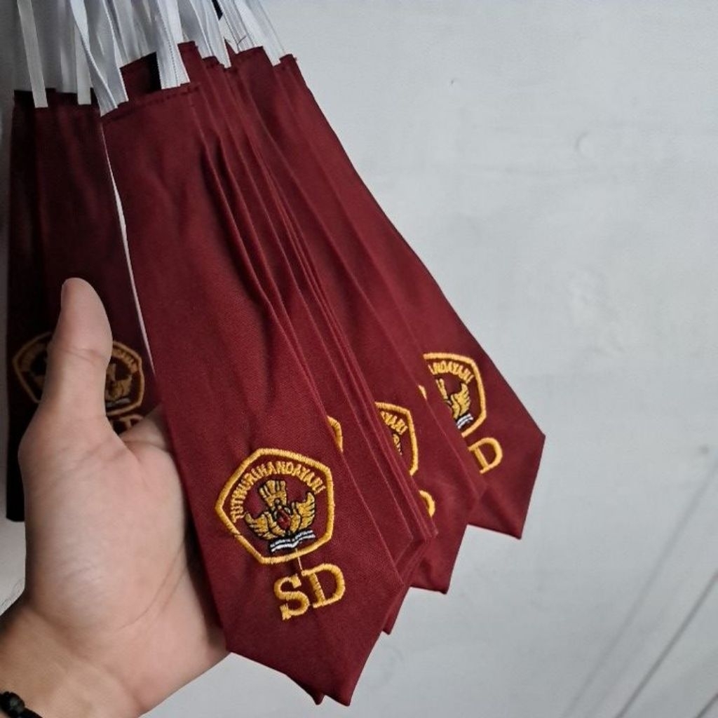 

Dasi SD laki-laki Bordir bukan sablon murah