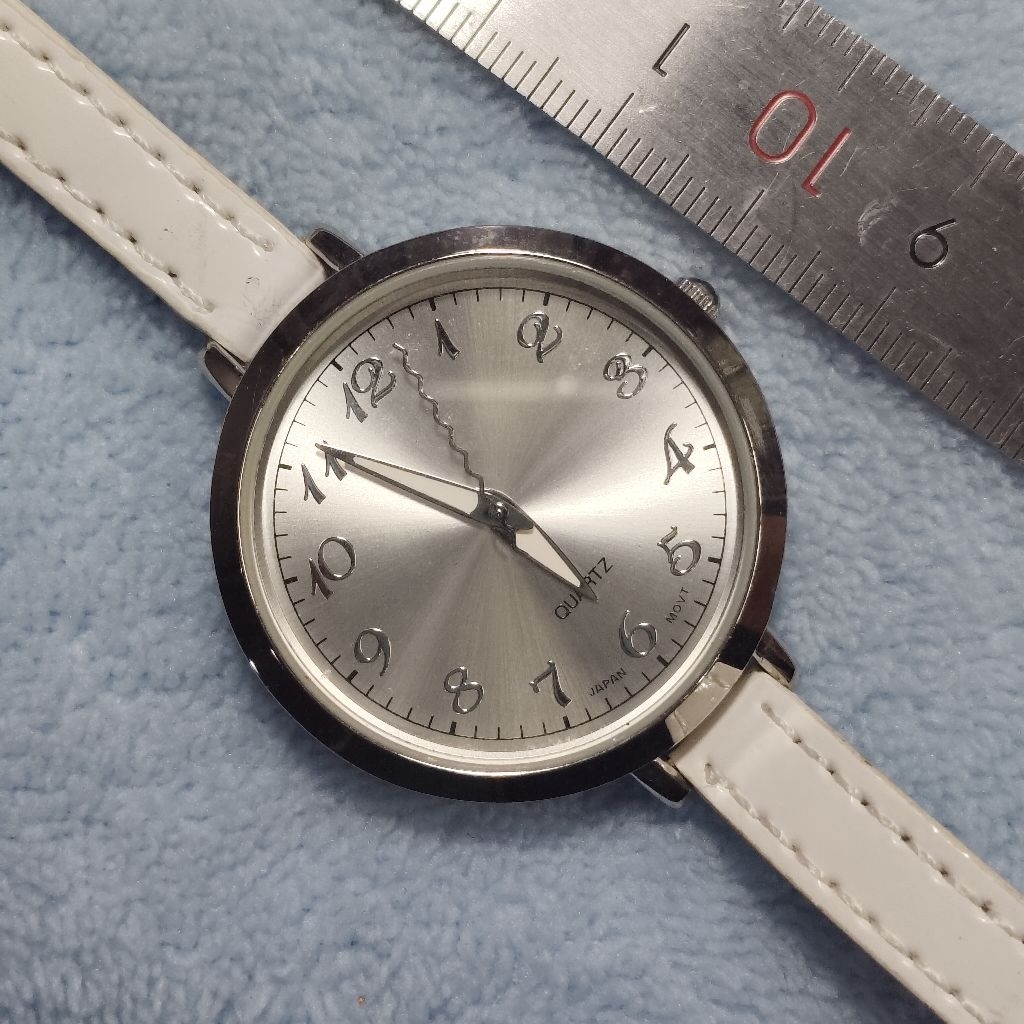 Jam Nobrand Silver Detik Unik Japan Bekas