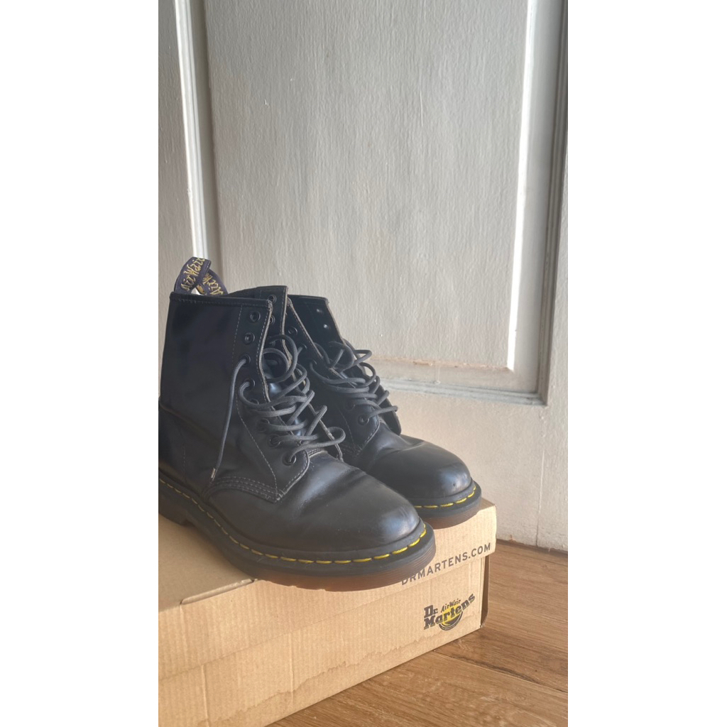 Dr martin sepatu / sepatu kulit unisex / sepatu boots unisex preloved / sepatu kulit docmart asli / 