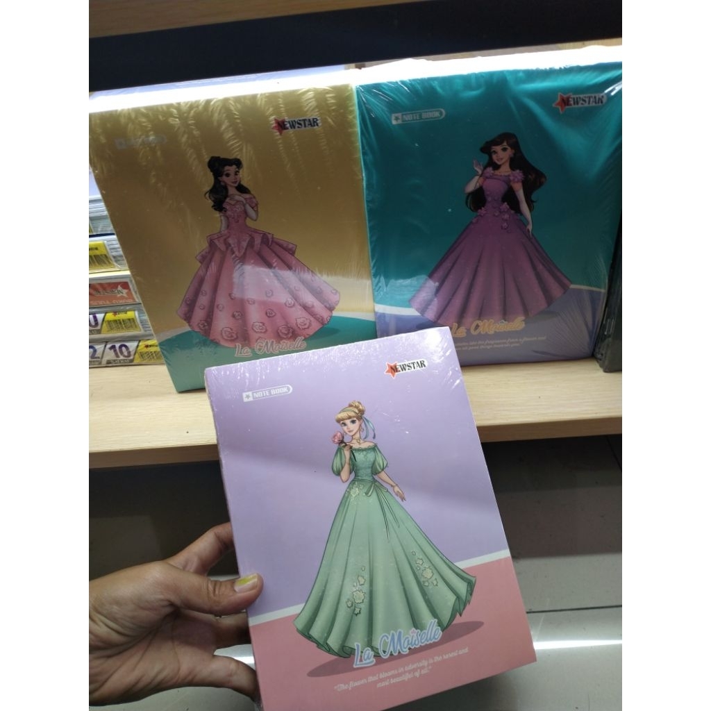 

1 pak/ 10 pcs Buku Tulis 32 lembar motif Kuromi/ cinamonroll/launu/princess,mobile legend,astronout