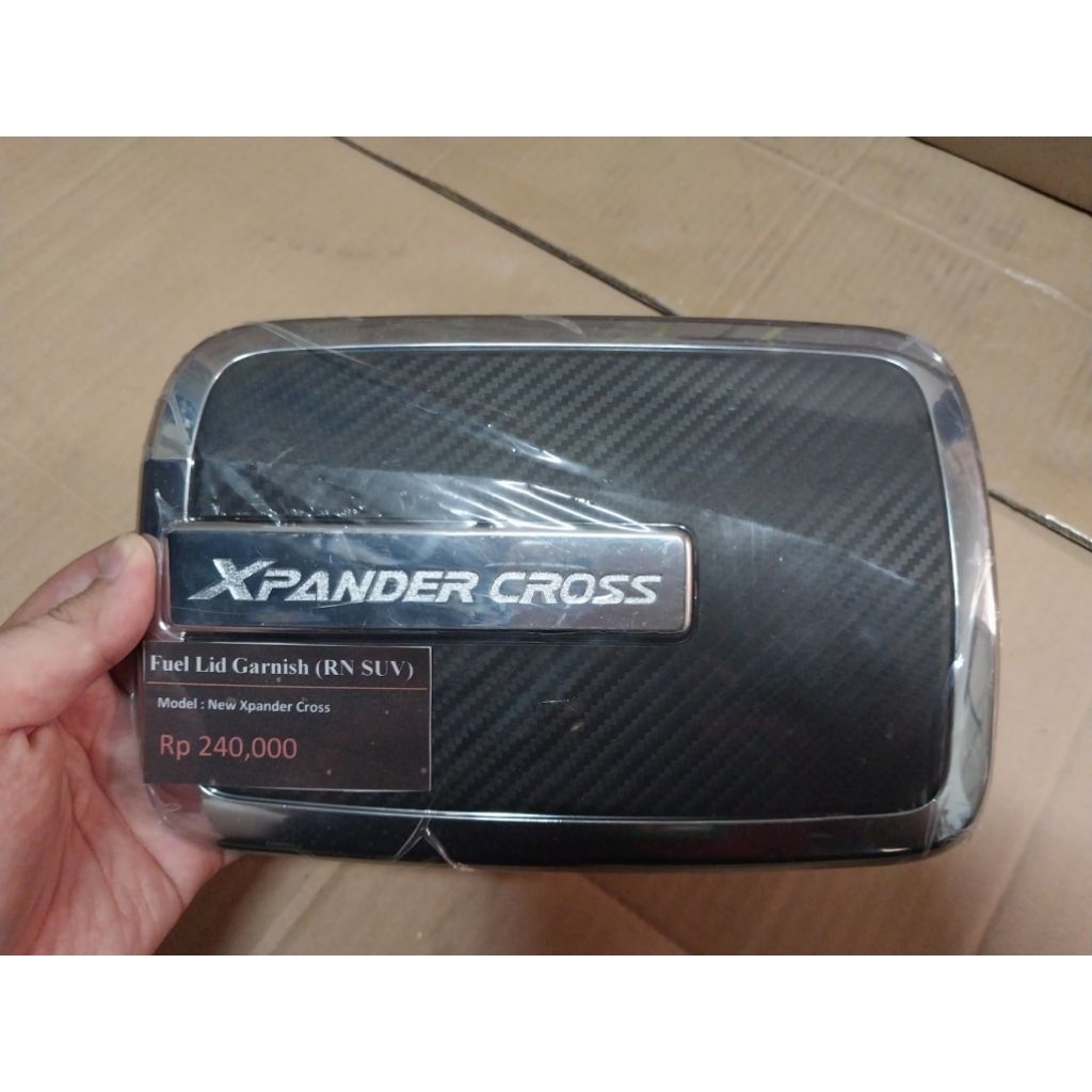 Fuel Lid Garnish Xpander Cross