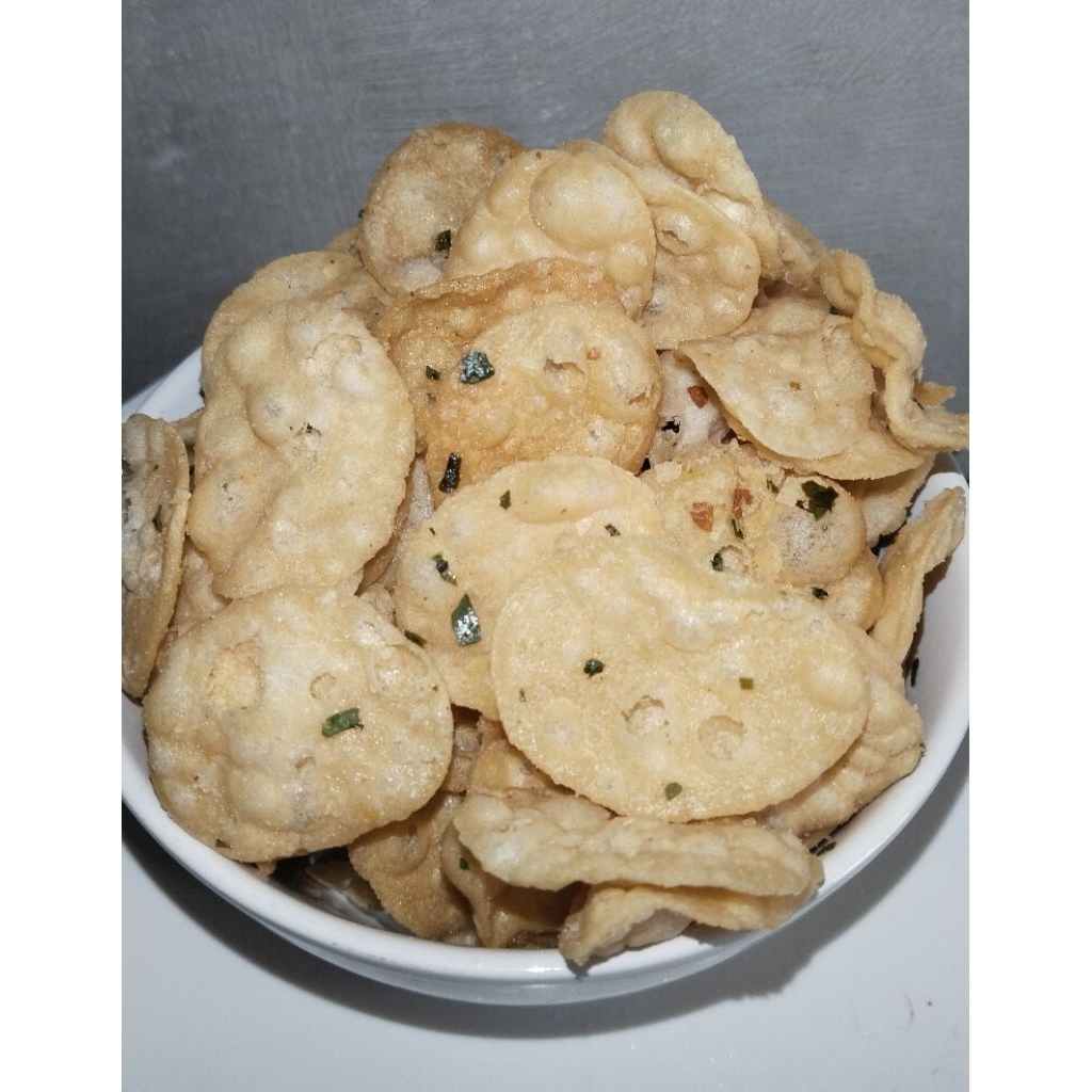 

keripik cireng pedas gurih daun jeruk.. 250gr