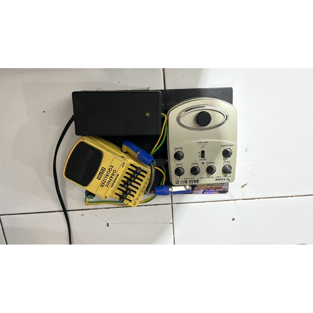 BEHRINGER GRAPHIC EQUALIZER EQ700