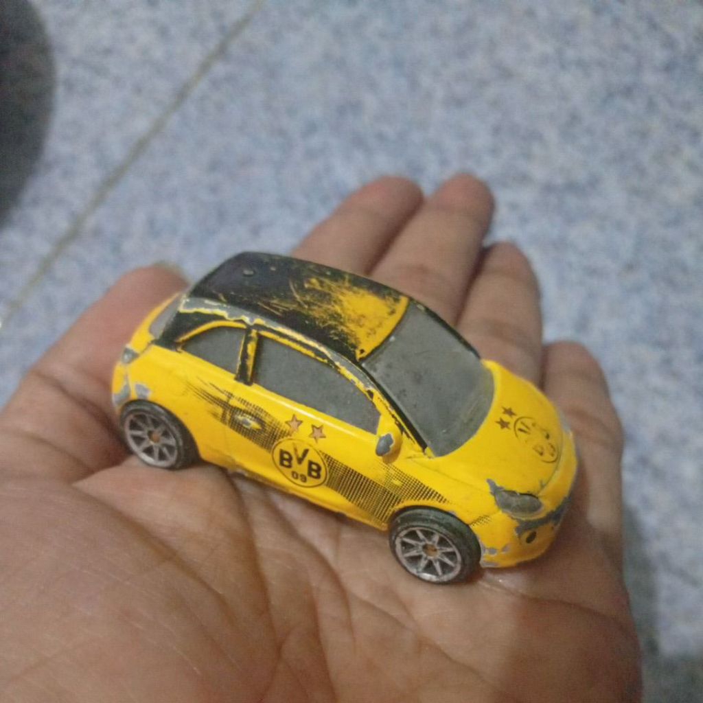 Diecast Majorette Opel Adam BVB