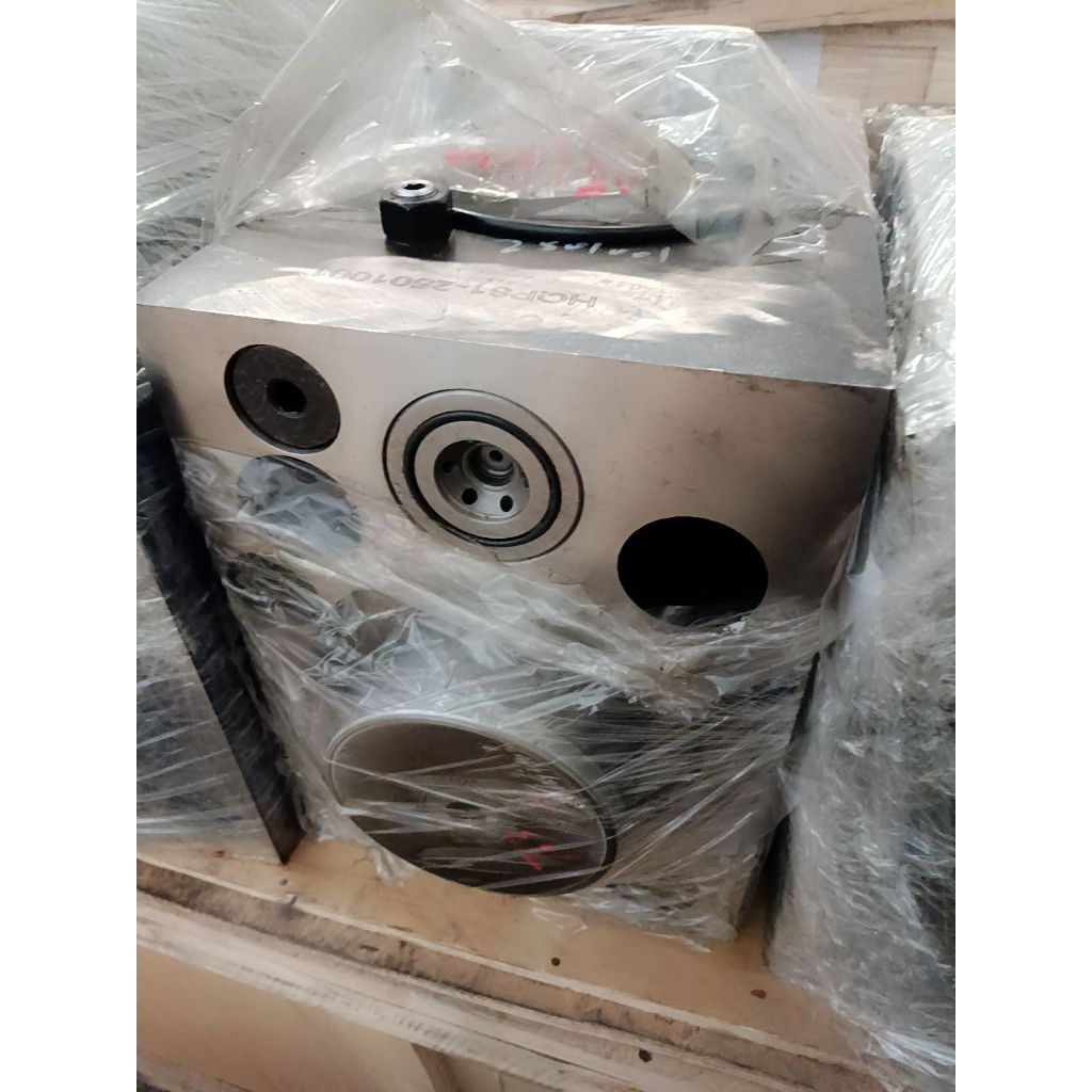 CYLINDER ASSY BREAKER SB81